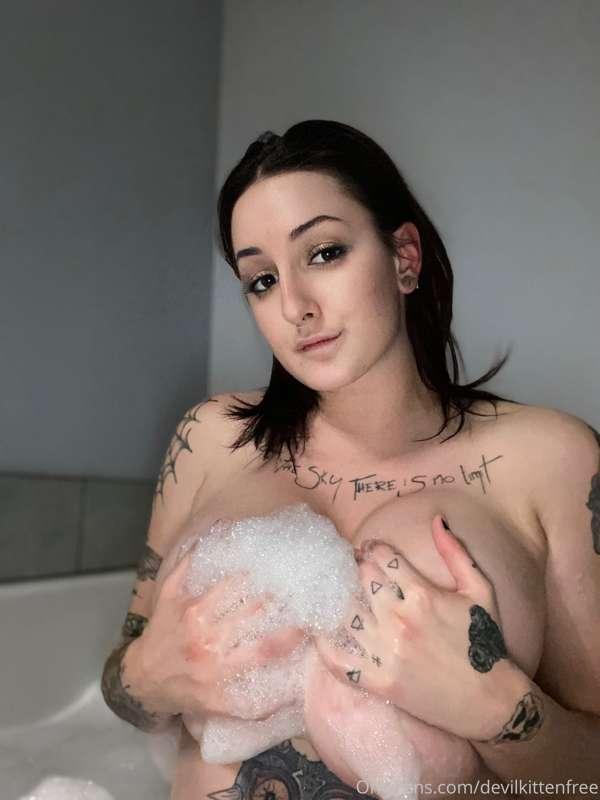 only the best on premium 💦

onlyfans.com/devilkitten