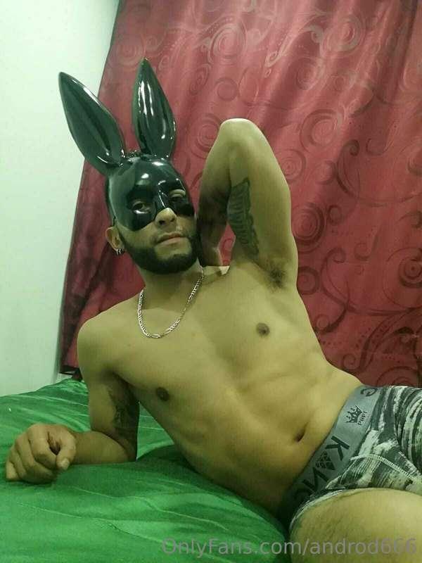 El 🐇black en la cama un rato🤤🤤🤤🔥🤤🤤🤤🤤🐇🐇🐇🐰