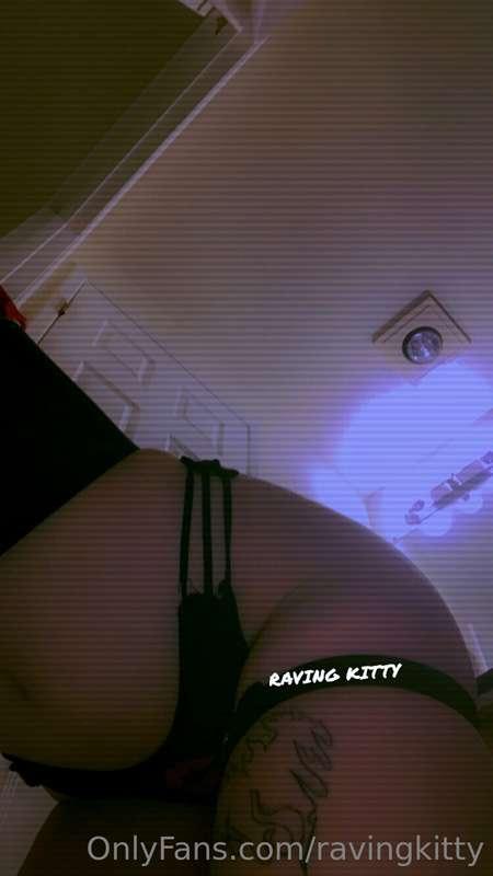 Give me all your money  I mean honey* 🍯🐻💋