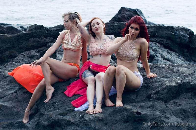 🧜🏼‍♀️🌊 Sea sirens 🌊🧜🏼‍♀️
@toychloe @evaray
