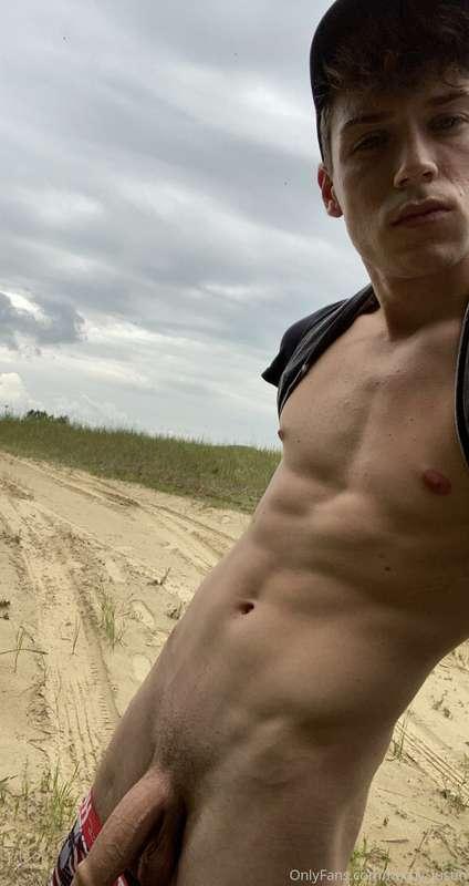 justin_twinkk main image