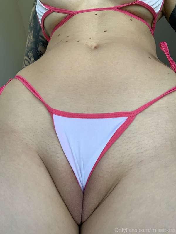 Hungry pussy 😜