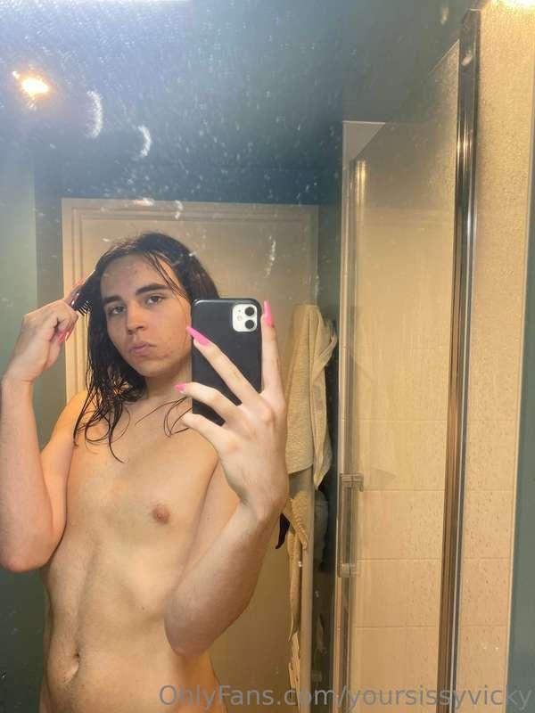 I am becoming such a little faggot 💅🏻💕