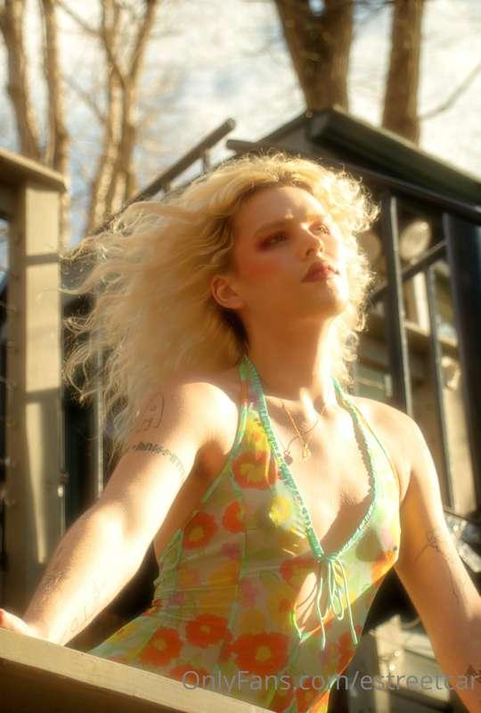 god i feel beautiful in the sun, what do you think? (featuri..