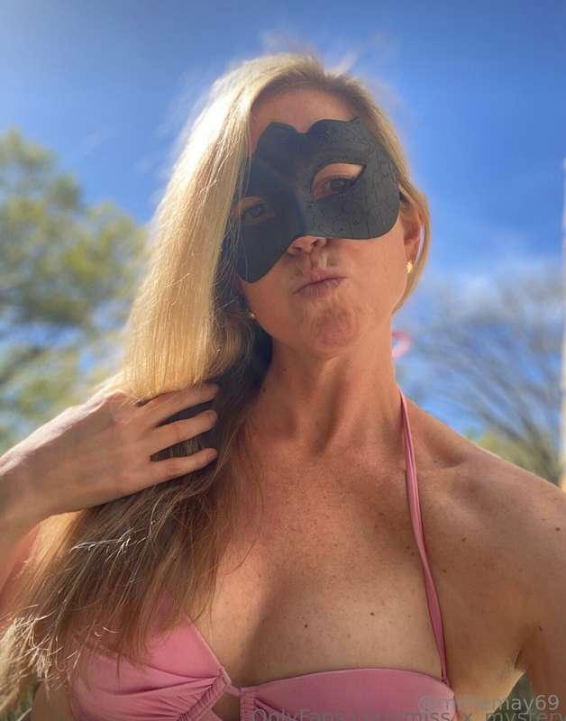 @miss_x_mysteryCome say "Hi" to your new favorite Mysterious..