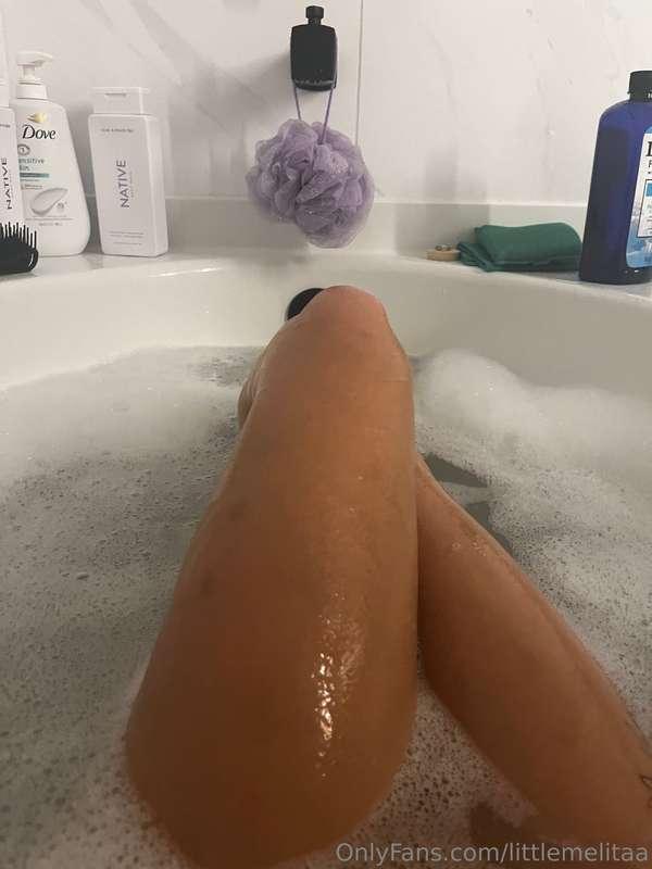 i love bubble baths🥰🛁 don't you? especially when there's a c..