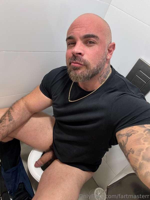 Who wants to come sit on my lap while I take a dump?