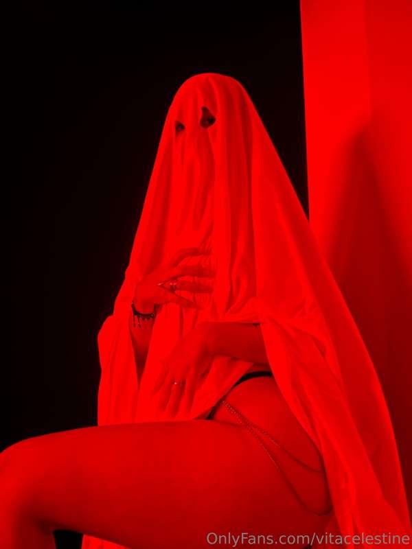 Me he transformado en Fantasma 👻 

Les gustaría un live? 😈