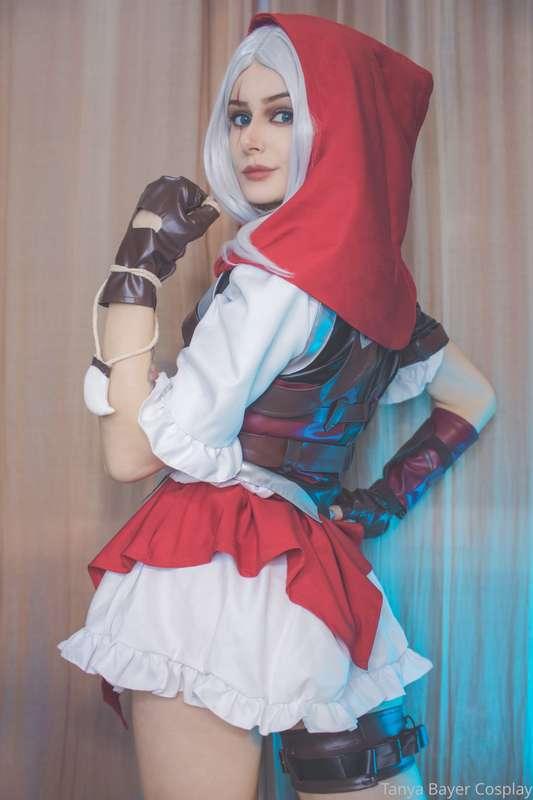 Wanna see what’s under that Ashe skirt?🔥😏
Hot Little red Ash..