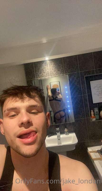 would you fuck me in the bathroom? *swipe left*

**send a ti..