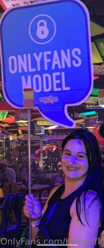 Señor Frogs understood the assignment
