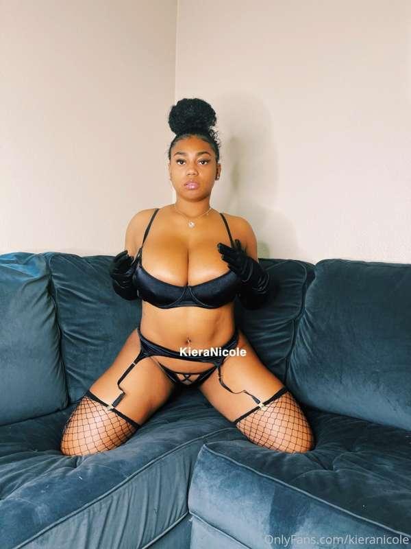 Can't sleep...cum in my dms🥵