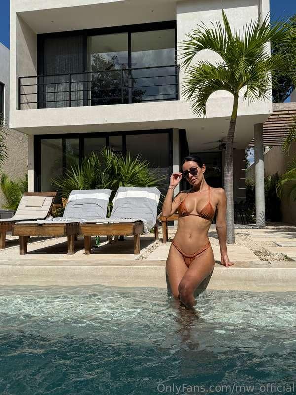 just as hot as this water... maybe hotter 😏