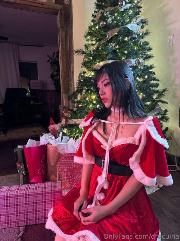 merry christmas eve everyone! have a lovely day with ur fami..