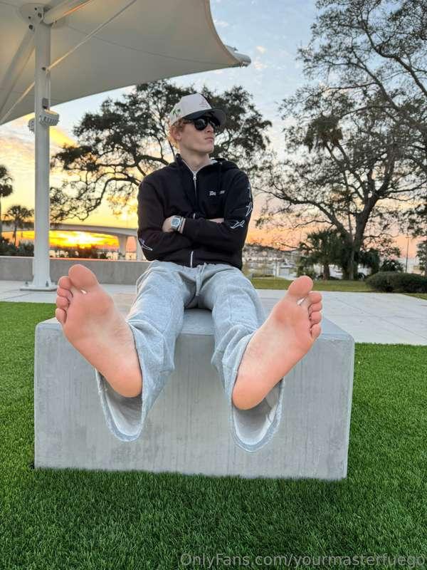 Perfect Alpha Feet🦶🏻Pick your favorite pic 😈🦶🏻GOON TO IT🤤