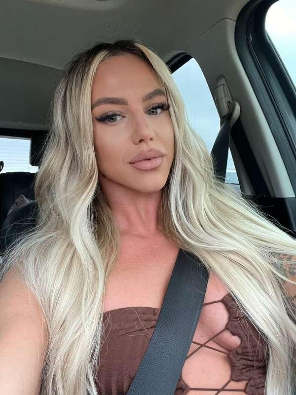 Comment ⬇️ & tell me how you think i taste 😋