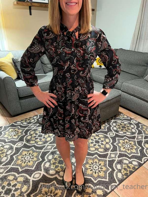 A cute little dress to hide my sexy panties 😉😏… What do y’al..