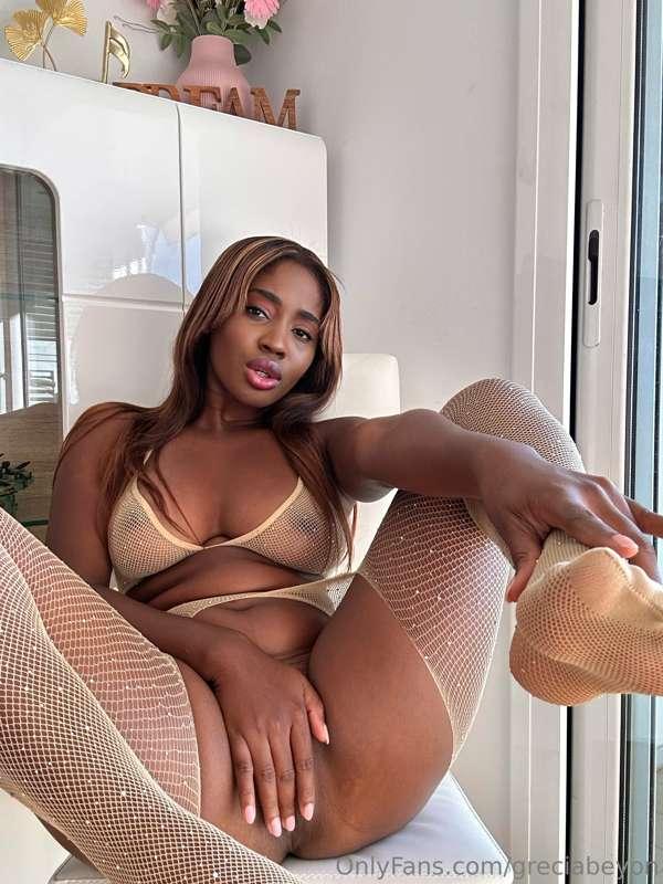 Is my throne ready for me to sit on it?🧨✨💦