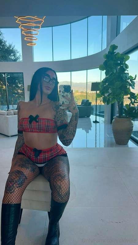 Mirror pic or selfie pic? 😜🔥Hope everyone has the best Satur..
