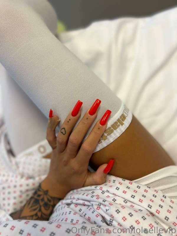 Do you like red nails? Red for filth like they say haha 😋😘 H..