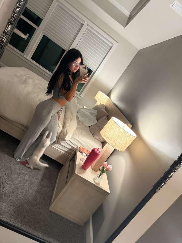 I dropped something REALLY special in your DMs last night 😏💗