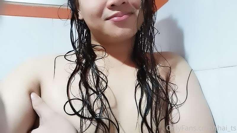 Wish someone could be here in the shower with me right now ❤..