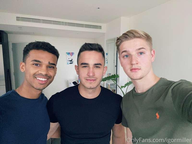 I think u gonna love this threesome 😛 coming soon (2st Septe..