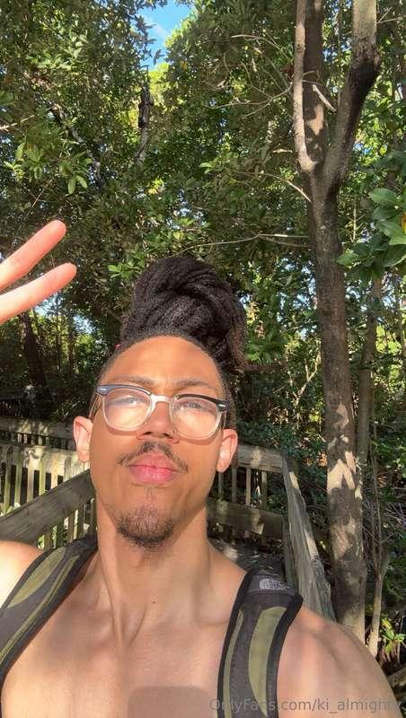 The people have decided. This selfie wins 🫶🏽