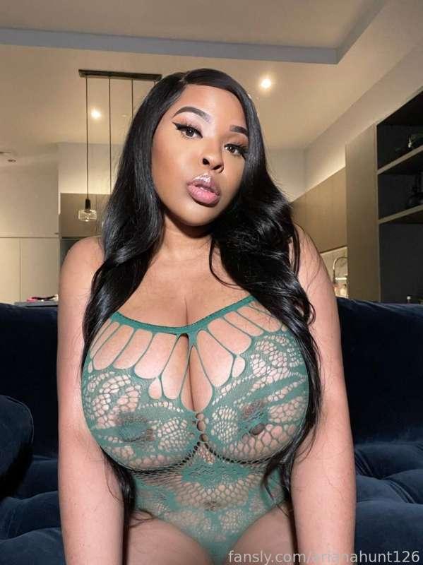 arianahunt126 image #0