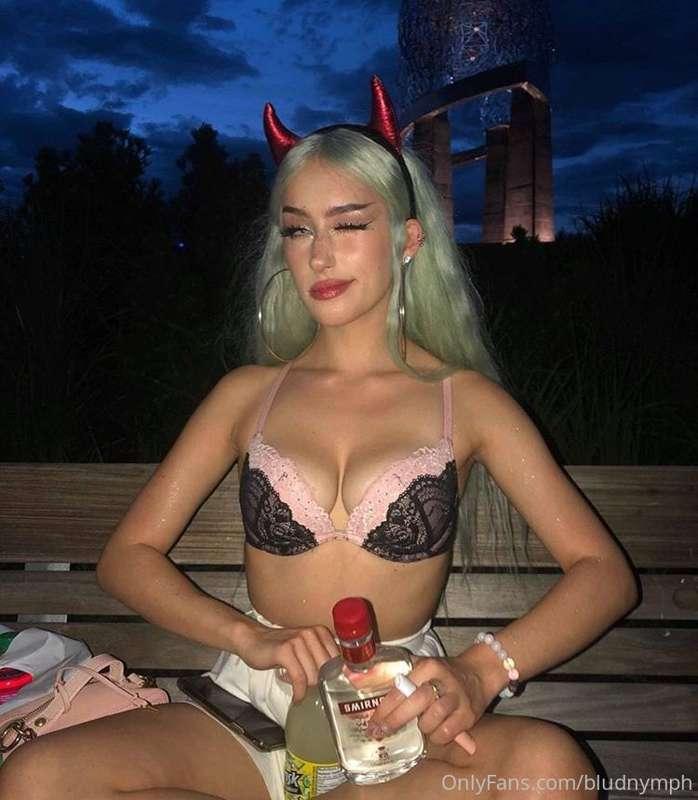 i am fun girl 🤚