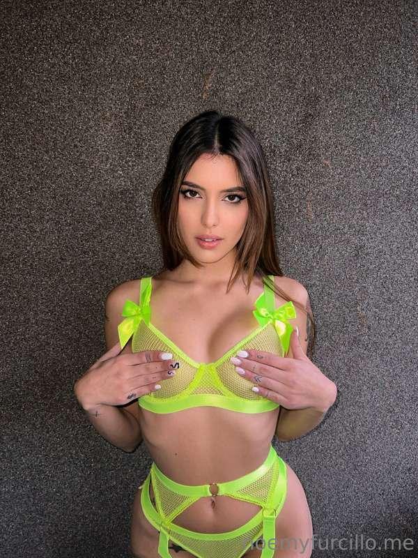 Meglio in verde o in bianco?😏💦