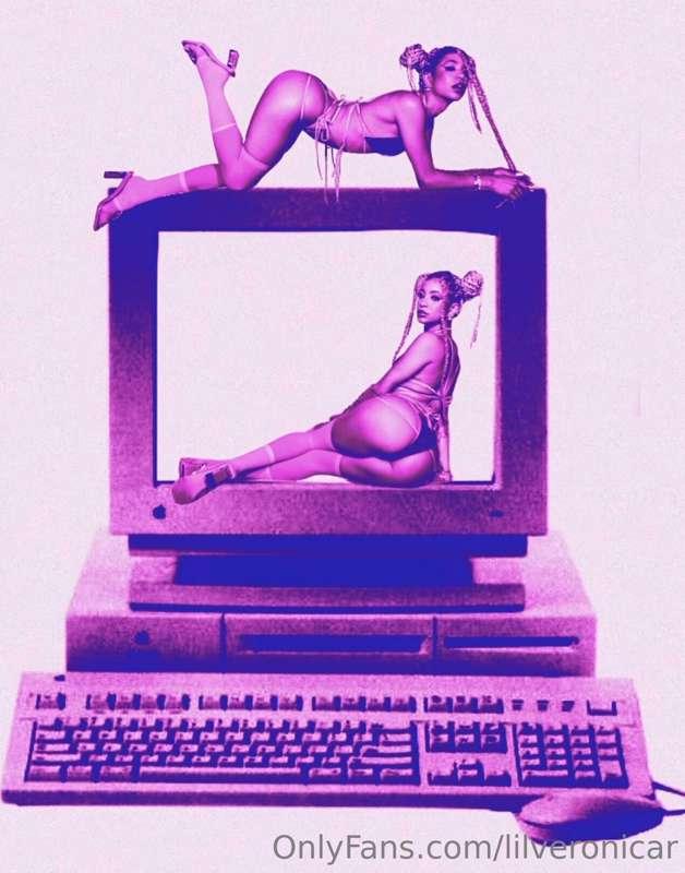 Put this ass and pu$$y right in your face 👅🐱