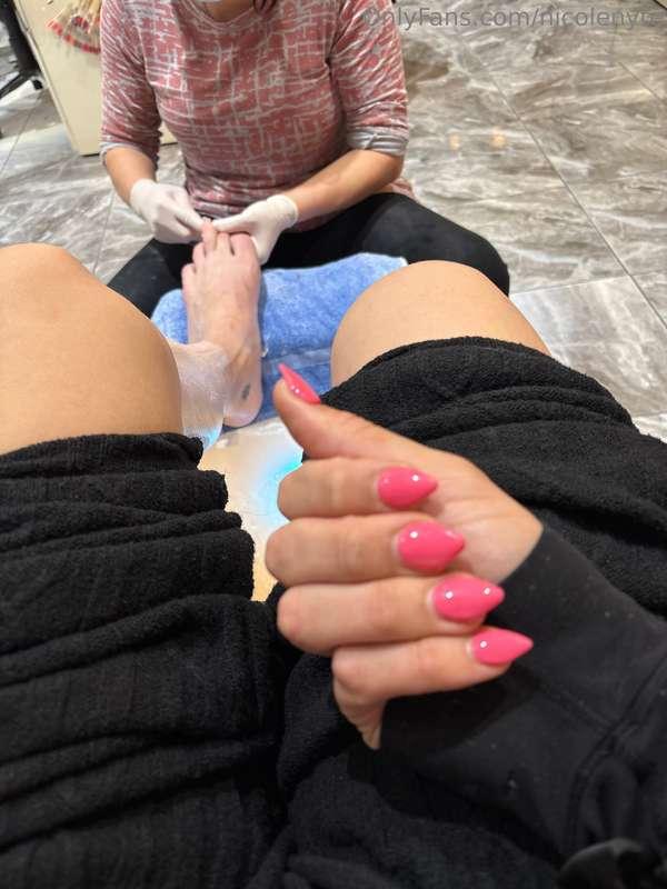 New pedi and I know some ofYou enjoy feet pics ;)