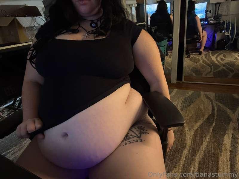 tianastummy image #0