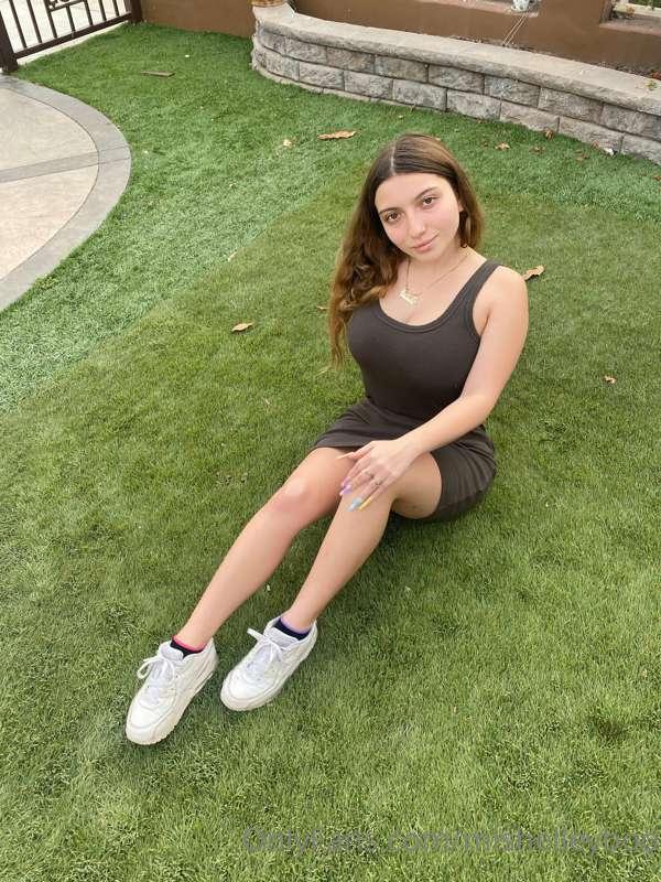 Have a specific fetish you wanna pay for? 😏💕 LMK. I’m open t..