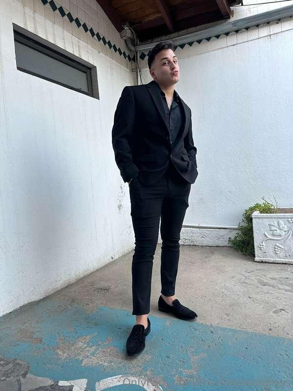 my standard dress up gear