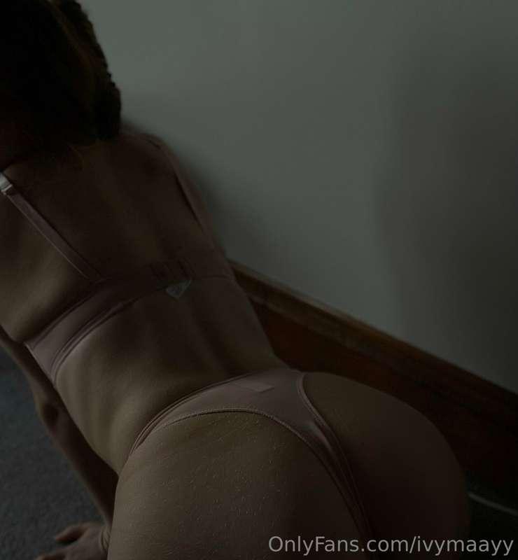 Do you want to bend me over baby? All the funs in the dms 😘