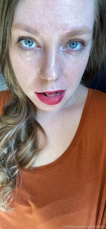 Red lipstick makes me want cock in my mouth