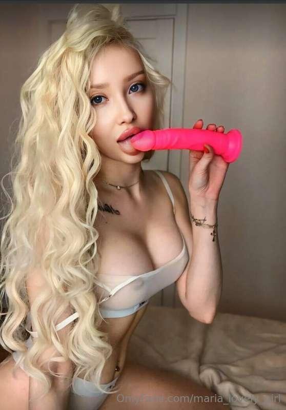💞 @zara_sky 💞She is a girl of mystery, @zara_sky 🔥🤭 whose se..