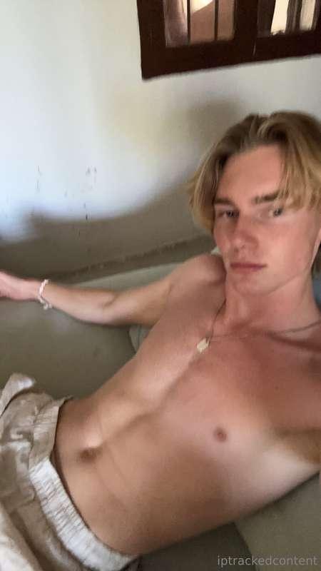 lounge with me