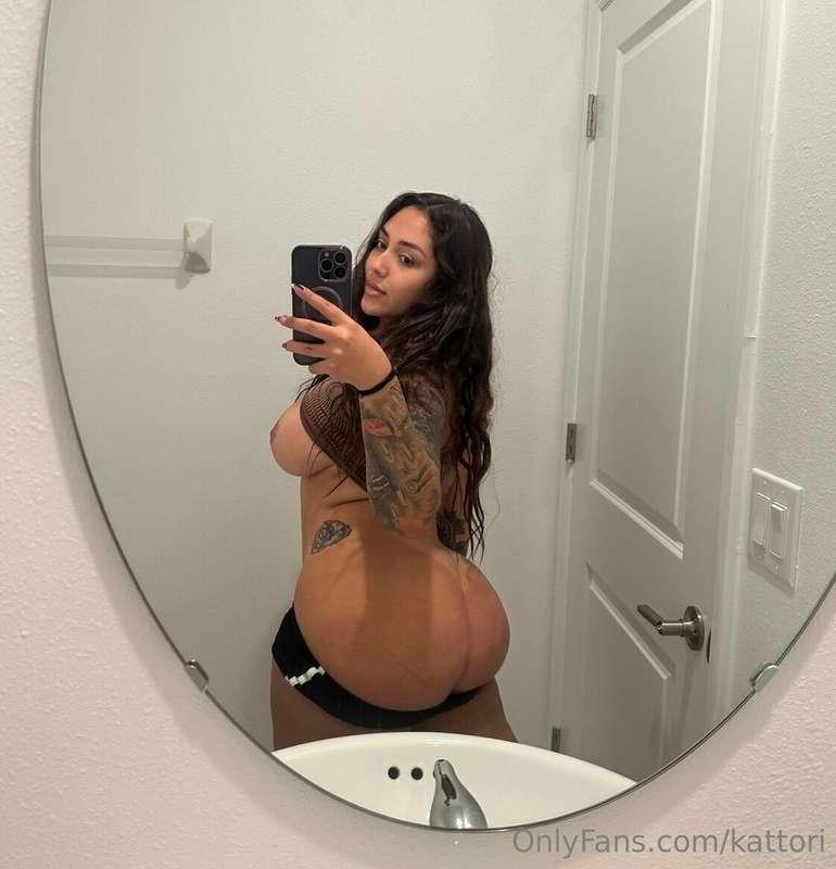 Ass or titties? 🍑🍈🍈