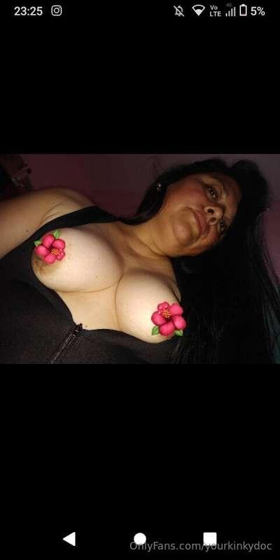 Hello daddy here you are 👑I'm online 📞send dm and I'll show ..