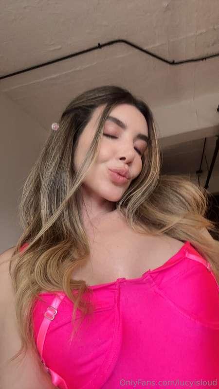 Are you gonna support me if i go LIVE here? be honest😏
