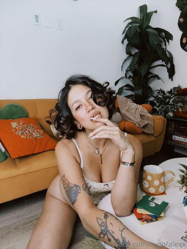 Come here and give me some sugar 😗✨ (swipe for 🍑)