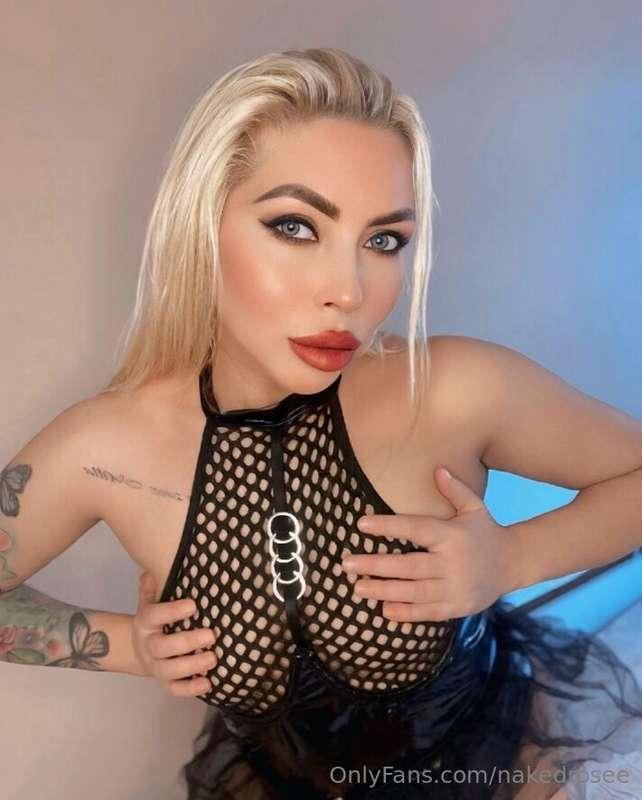 Subscribe for free today 👉 @blondy_desireEnjoy @blondy_desir..