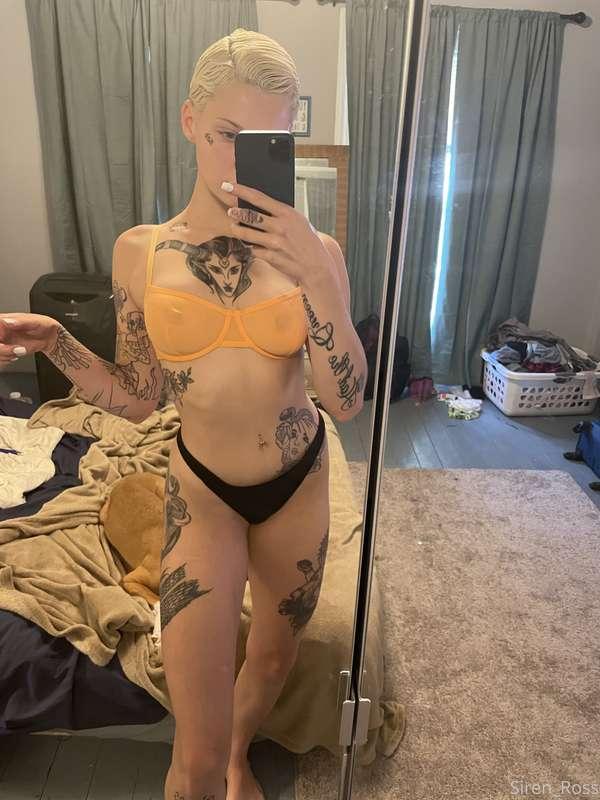 Hey, hi, buy my content 🥵