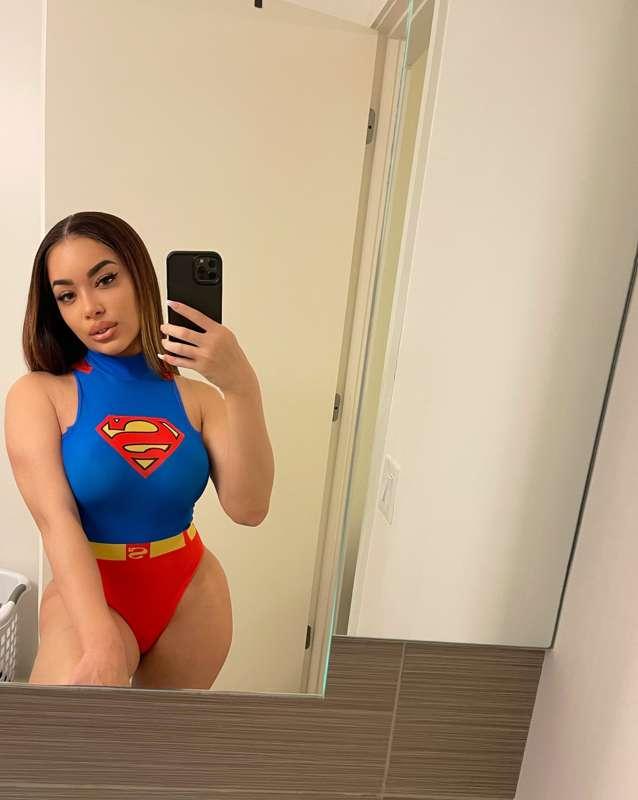 **FULL/CLOSED** 
A Super sale!! 🦸🏻‍♀️  Tip $15 for $50 worth..