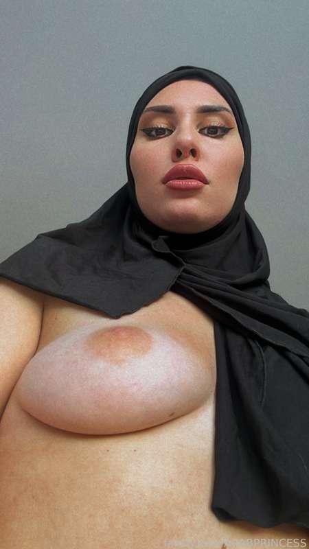 Backstage porn shooting 😈 My exclusive photos and videos💋
#muslim #arab #hijab #lingerie #makeup #backstage
@dsbhb