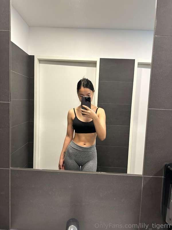 lily_tigerrr image #3