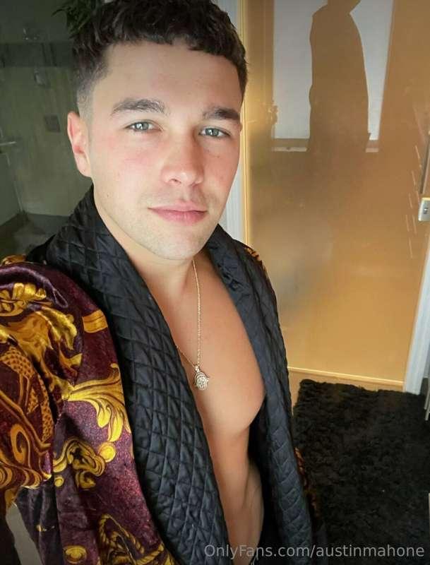 Loving these holiday vibes 🔥 huge VIP sale happening in our ..